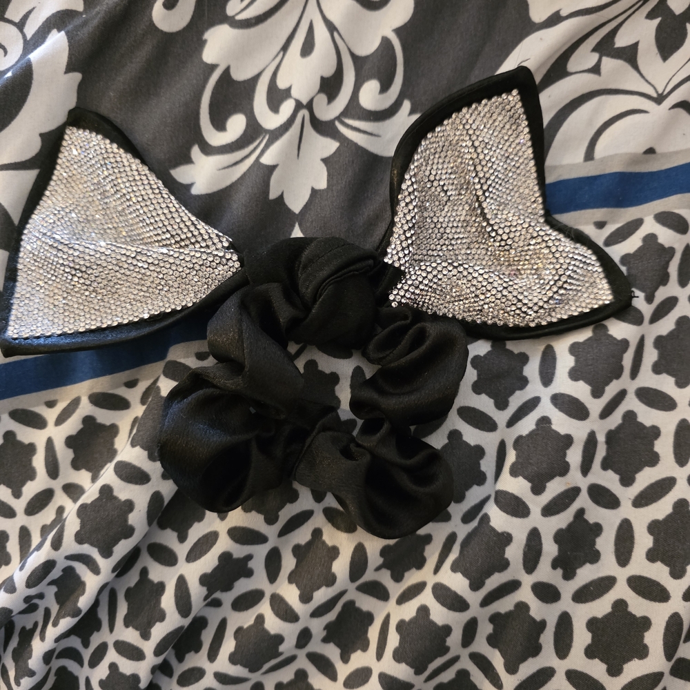 Womans Hair Bow